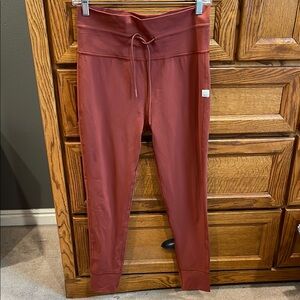 Vuori Brown and Orange Leggings with Fitted Tapered Design